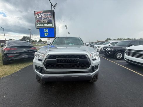 Used 2022 Toyota Tacoma SR AWD/4WD image 10