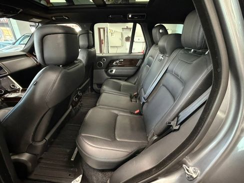 Used 2020 Land Rover Range Rover HSE image 24