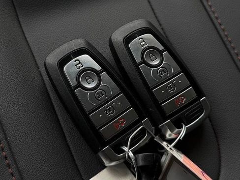 New 2025 Ford Expedition Active image 30