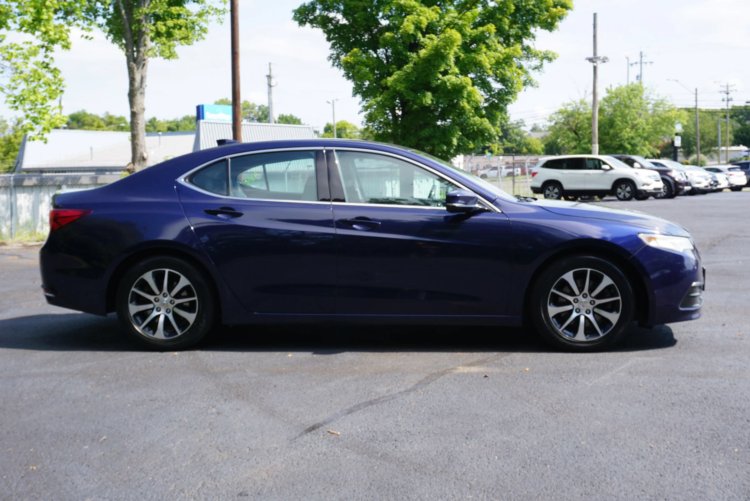 Used 2016 Acura TLX FWD image 4