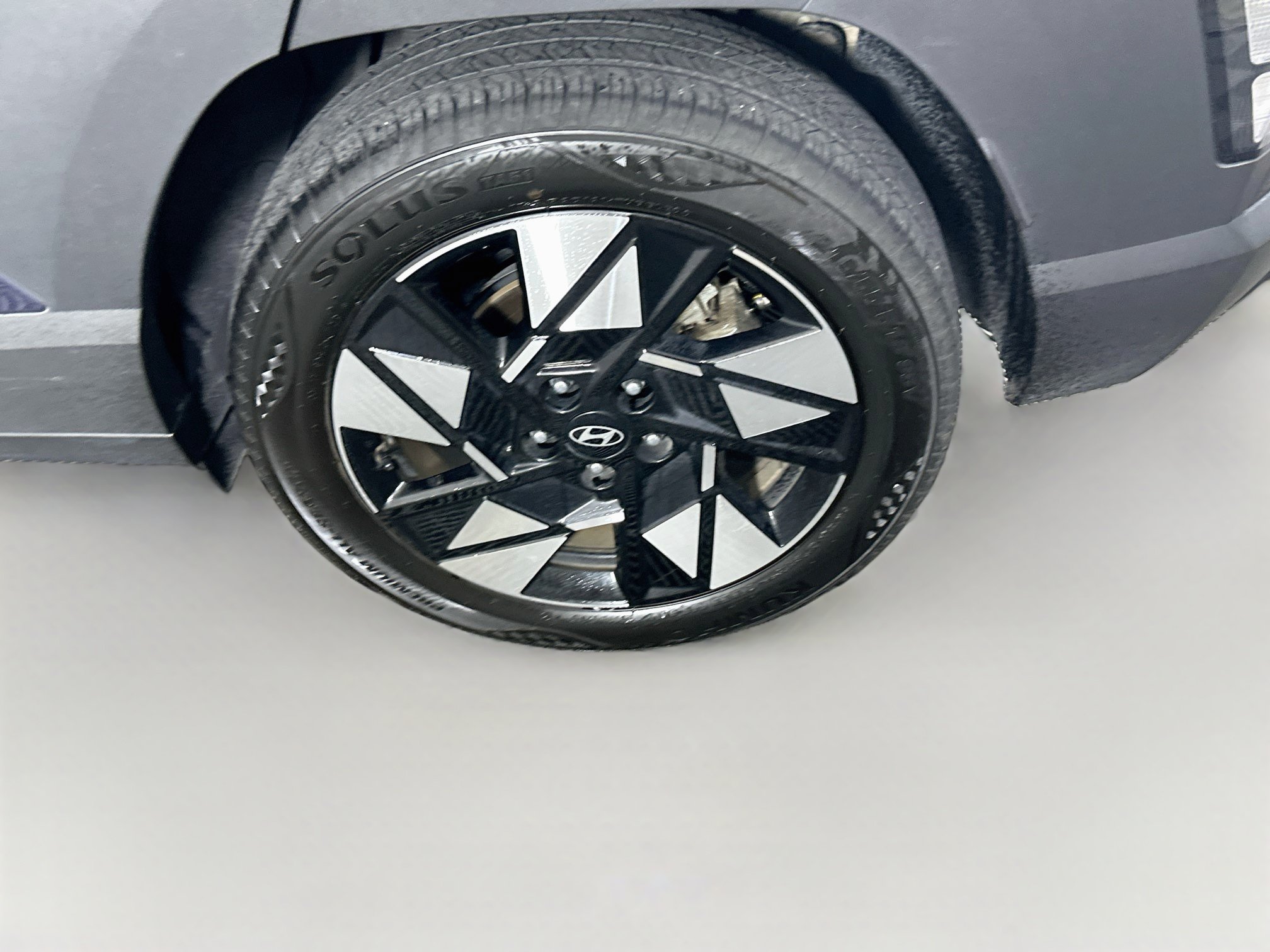 Used 2025 Hyundai Kona SEL FWD image 11