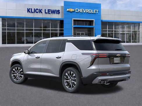 New 2026 Chevrolet Traverse LT w/ Sun and Wheel Package AWD/4WD image 3