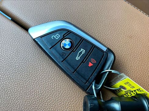 Certified 2023 BMW 530i image 13