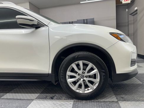 Used 2018 Nissan Rogue SV image 5