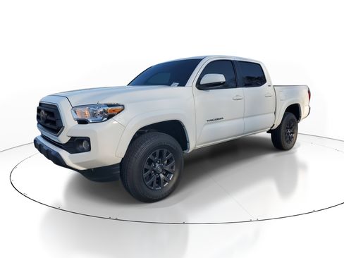 Used 2023 Toyota Tacoma SR5 image 3