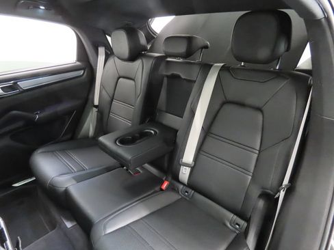 Certified 2023 Porsche Cayenne Coupe AWD/4WD image 44