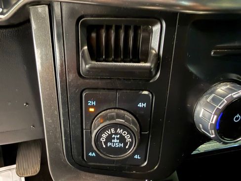 Used 2023 Ford F150 Lariat AWD/4WD image 38