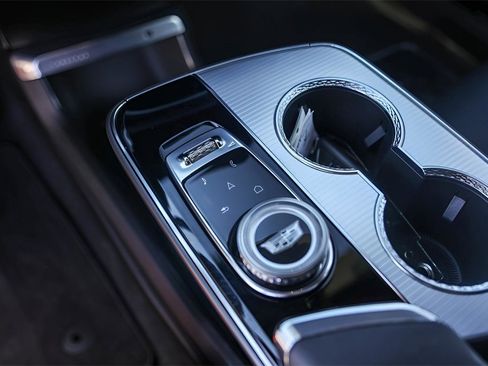 Certified 2024 Cadillac Lyriq Tech w/ Driver Assist Package image 18