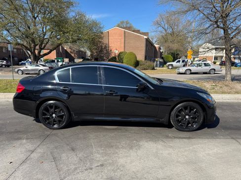 Used 2011 INFINITI G37 4dr x AWD w/ Premium Pkg image 3