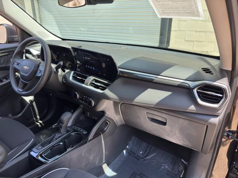 Used 2026 Chevrolet TrailBlazer LS FWD image 13