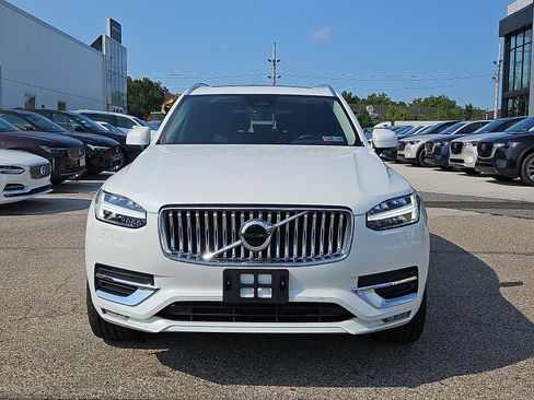 Used 2025 Volvo XC90 B6 Core AWD/4WD image 2