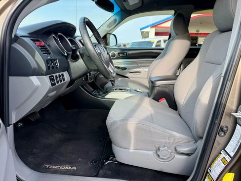 Used 2012 Toyota Tacoma 4x4 Double Cab w/ TRD Off-Road Pkg image 11
