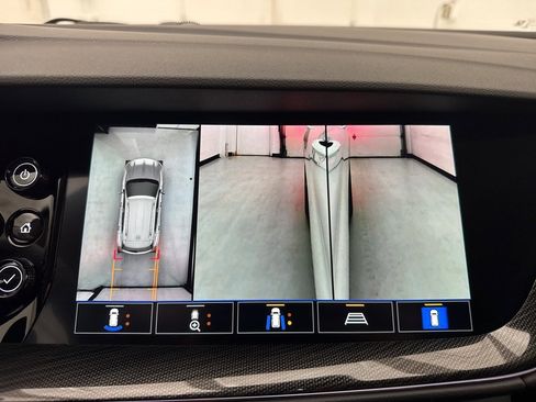 Used 2022 Buick Envision Essence w/ Technology Package I image 29