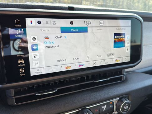 New 2025 Jeep Gladiator Sport image 18