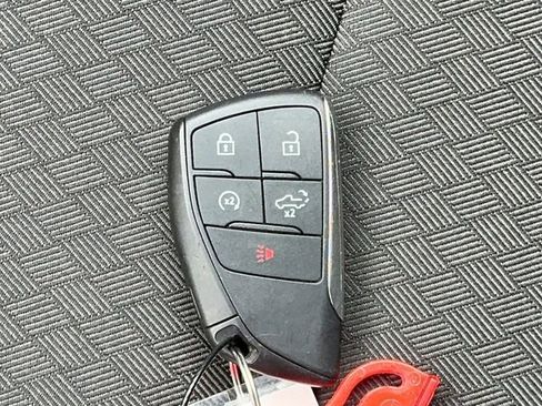 Used 2025 Chevrolet Silverado 1500 LT AWD/4WD image 29
