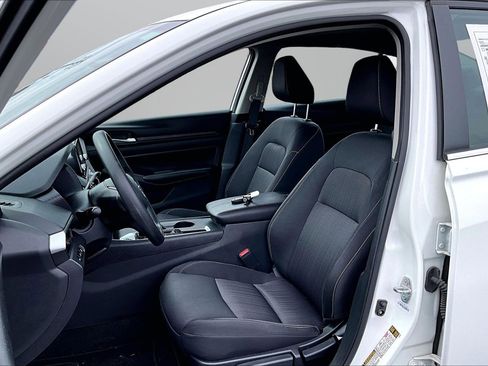 Used 2022 Nissan Altima 2.5 S FWD image 16