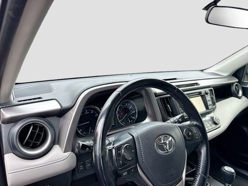 Used 2016 Toyota RAV4 XLE image 9
