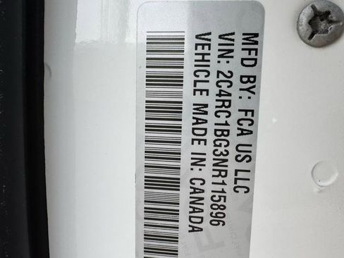 Used 2022 Chrysler Pacifica Touring-L image 26