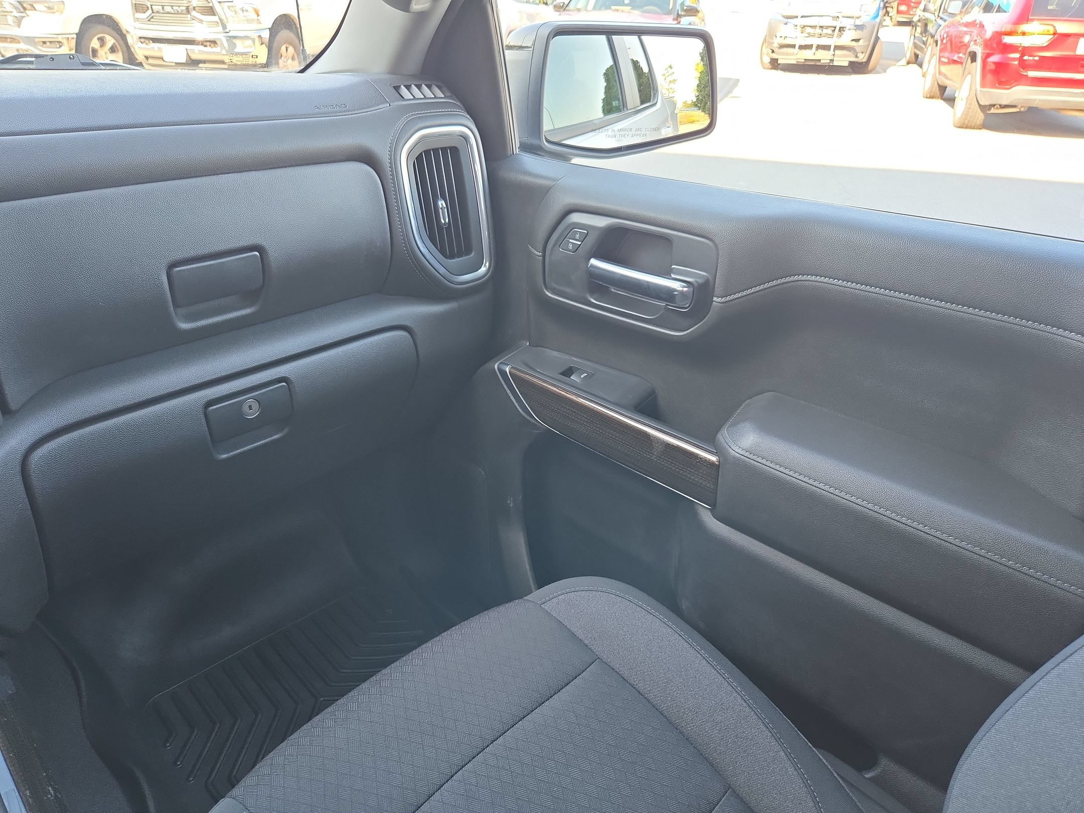 Used 2022 Chevrolet Silverado 1500 RST w/ Z71 Off-Road Package AWD/4WD image 11