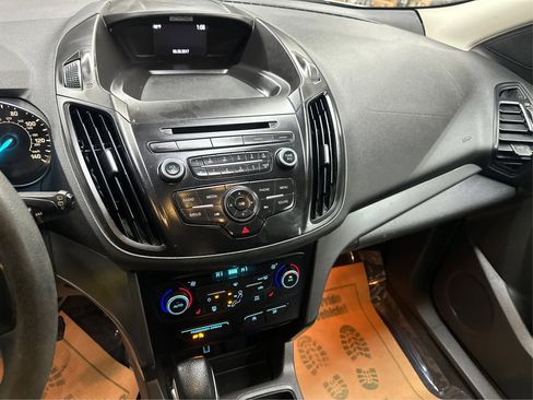 Used 2018 Ford Escape SE image 18