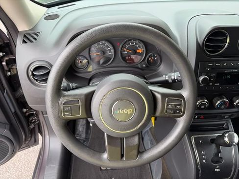 Used 2016 Jeep Patriot Sport FWD image 23