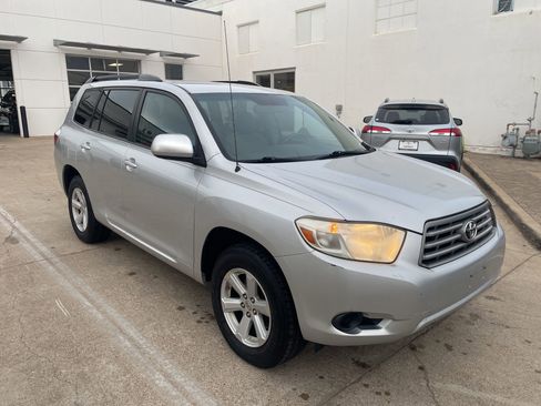 Used 2010 Toyota Highlander 2WD image 4