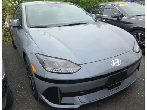 Used 2024 Hyundai Ioniq 6 SEL AWD/4WD image 2