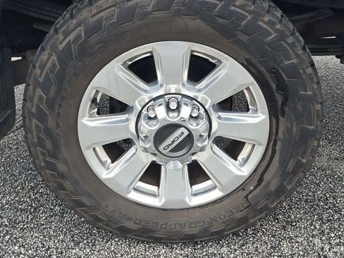 Used 2022 Ford F250 Platinum image 13