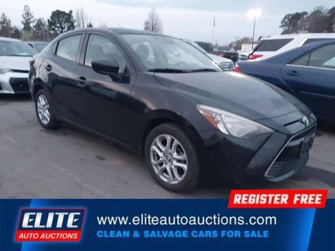 Used 2017 Toyota Yaris iA image 2