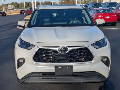 Used 2023 Toyota Highlander XLE image 9