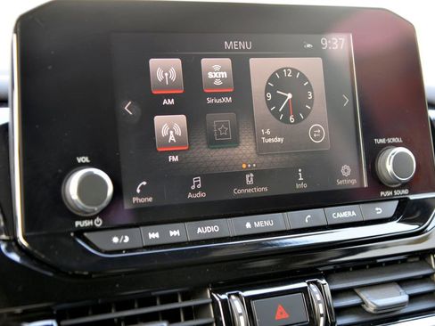 Used 2022 Nissan Pathfinder SV image 19