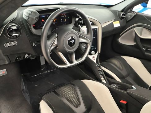 Used 2024 McLaren 750S Spider RWD image 15