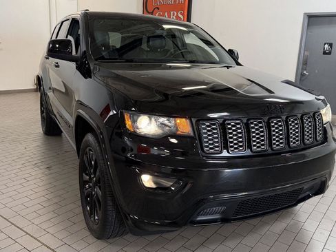 Used 2018 Jeep Grand Cherokee Altitude AWD/4WD image 16