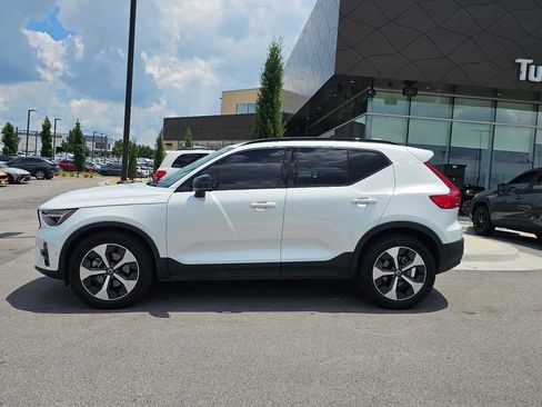 Used 2023 Volvo XC40 B4 Ultimate FWD image 5