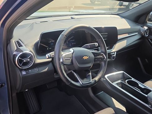 Used 2025 Chevrolet Equinox LT w/ Safety and Technology Package FWD image 18