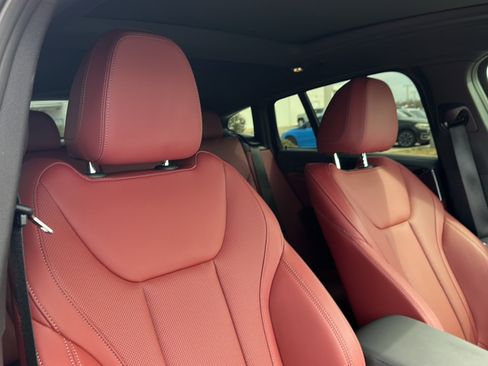 Certified 2025 BMW X4 M40i w/ Premium Package image 24