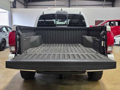 Used 2019 Toyota Tacoma SR w/ SR Convenience Package image 6