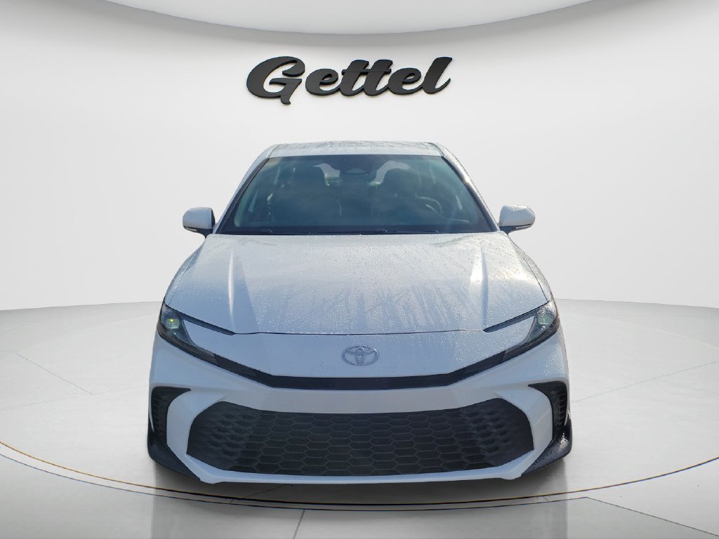 Used 2026 Toyota Camry SE FWD image 2