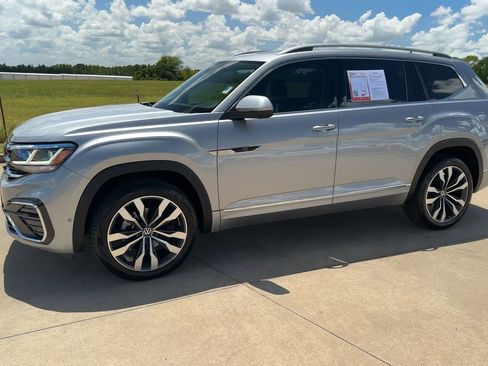 Used 2022 Volkswagen Atlas SEL Premium image 5