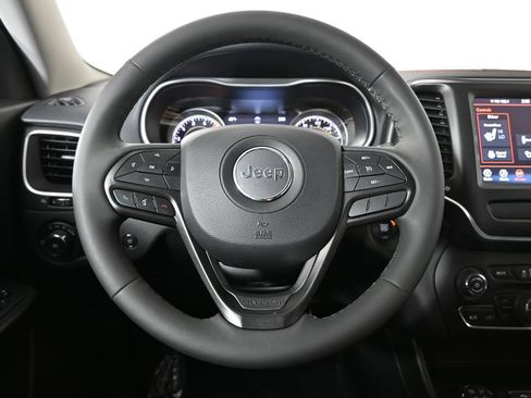 Used 2022 Jeep Cherokee Trailhawk w/ Comfort/Convenience Group AWD/4WD image 33