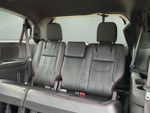 Used 2019 Dodge Grand Caravan GT FWD image 19