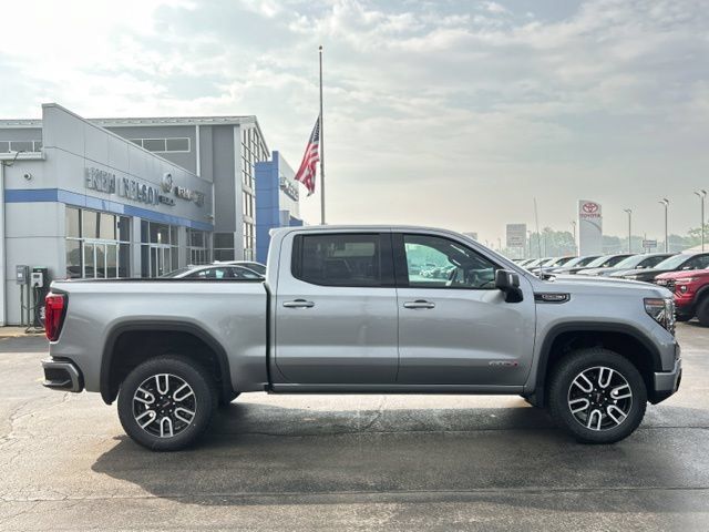 Used 2024 GMC Sierra 1500 AT4 w/ Technology Package AWD/4WD image 11