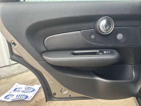 Used 2016 MINI Cooper Clubman image 13