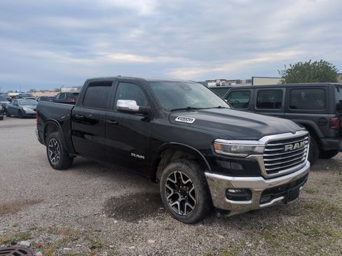 Used 2025 RAM 1500 Laramie AWD/4WD image 4