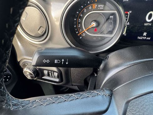 Used 2022 Jeep Gladiator Sport AWD/4WD image 46