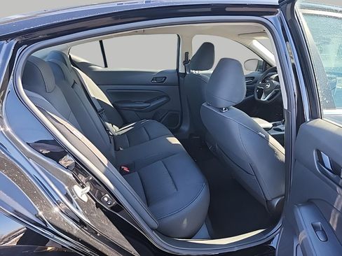 Used 2025 Nissan Altima 2.5 SV image 6