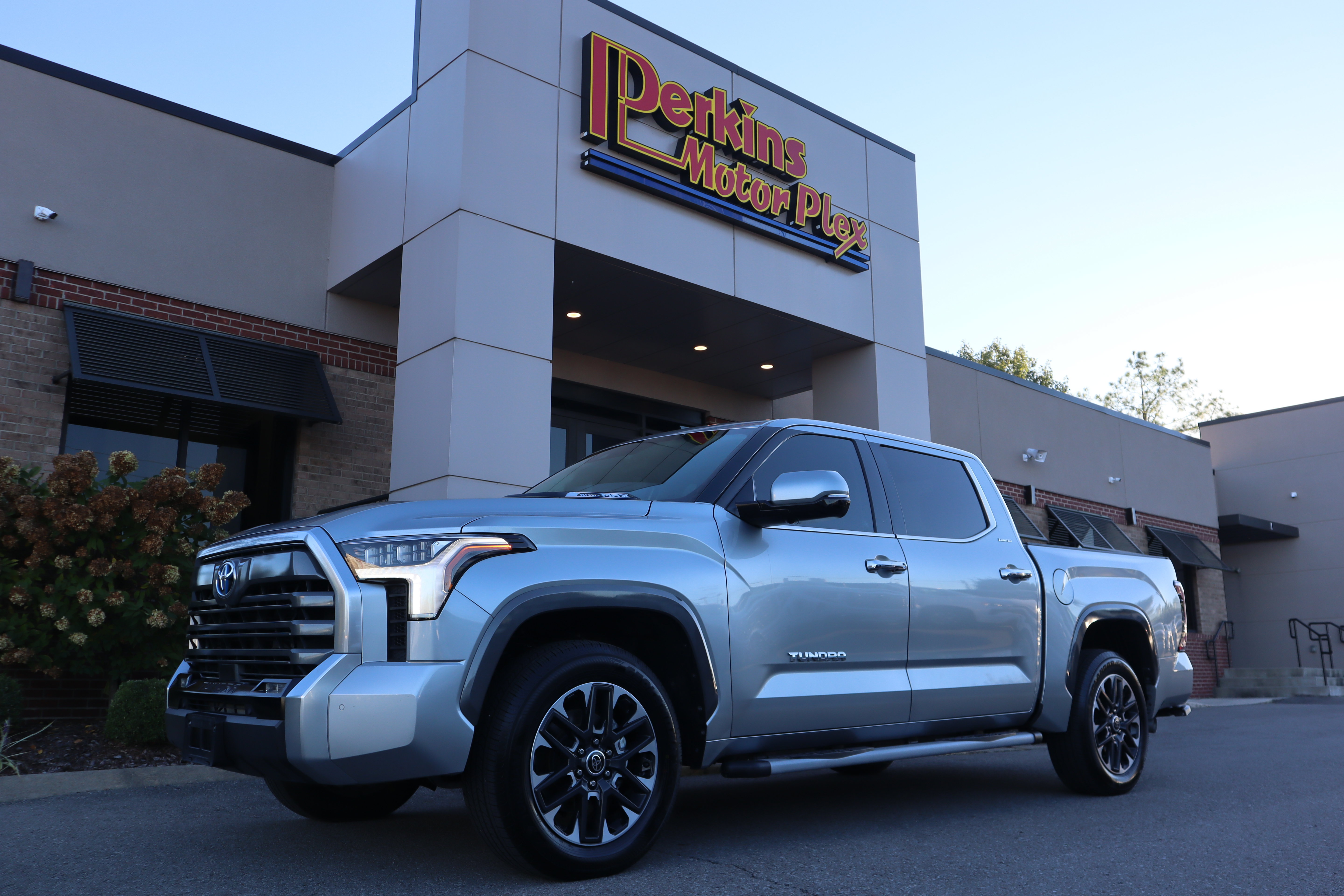 Used 2023 Toyota Tundra Limited AWD/4WD image 33