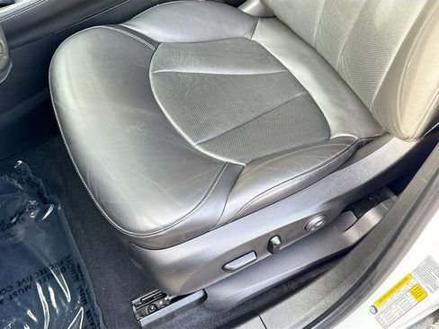 Used 2019 Buick Envision Essence w/ LPO, Active Package AWD/4WD image 18