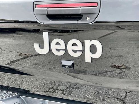 Certified 2021 Jeep Gladiator Overland w/ Popular Equipment Package AWD/4WD image 27