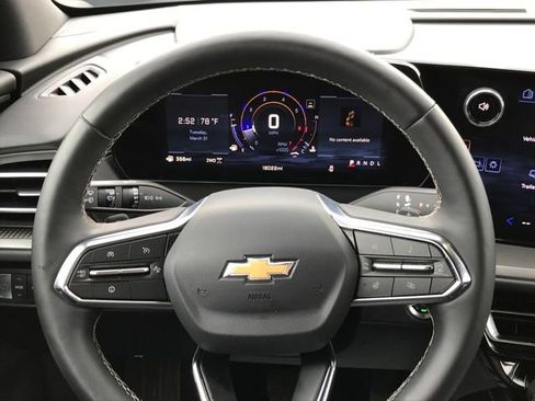 Certified 2026 Chevrolet Traverse LT AWD/4WD image 8